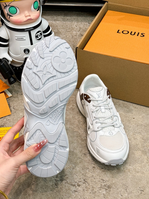 ルイヴィトン靴着用イメージ